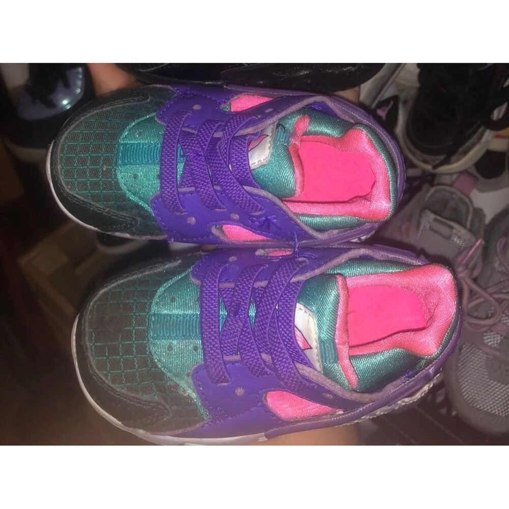 5C Girl Nike Huaraches